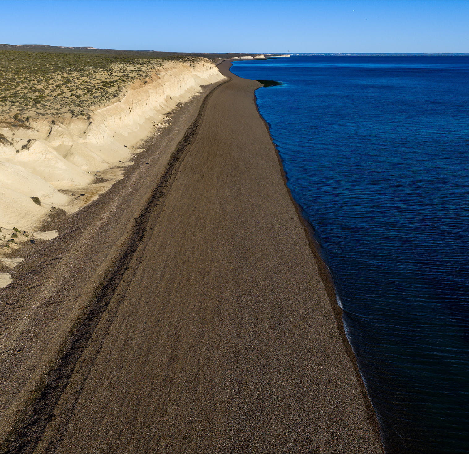 Costa atlántica de La Providencia Patagonia: camino junto al mar